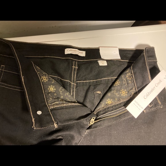 Jeans - Picture 4 of 5